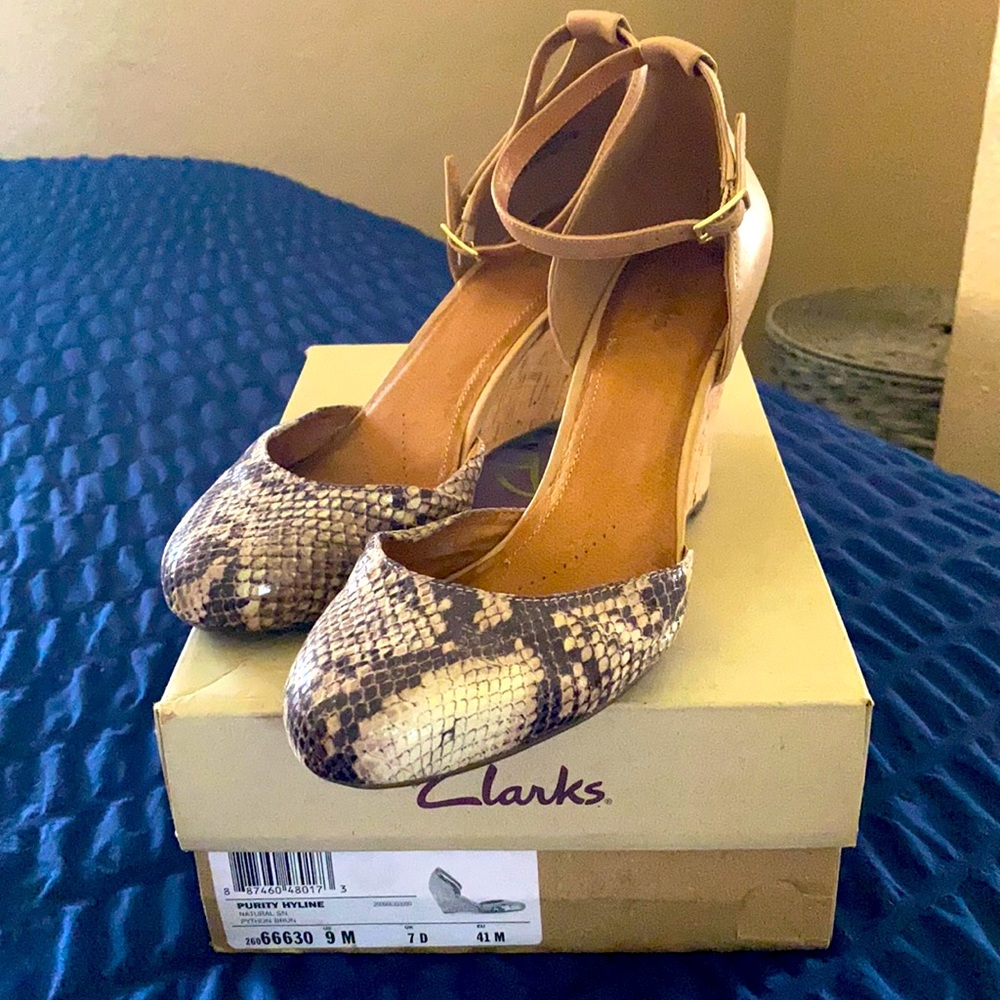 Clarks Purity Hyline size 9